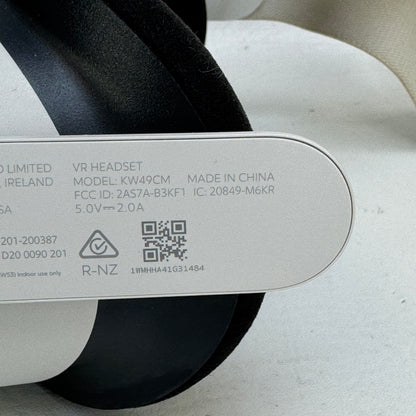 Oculus Quest 2 64GB Standalone All-in-One VR Headset KW49CM