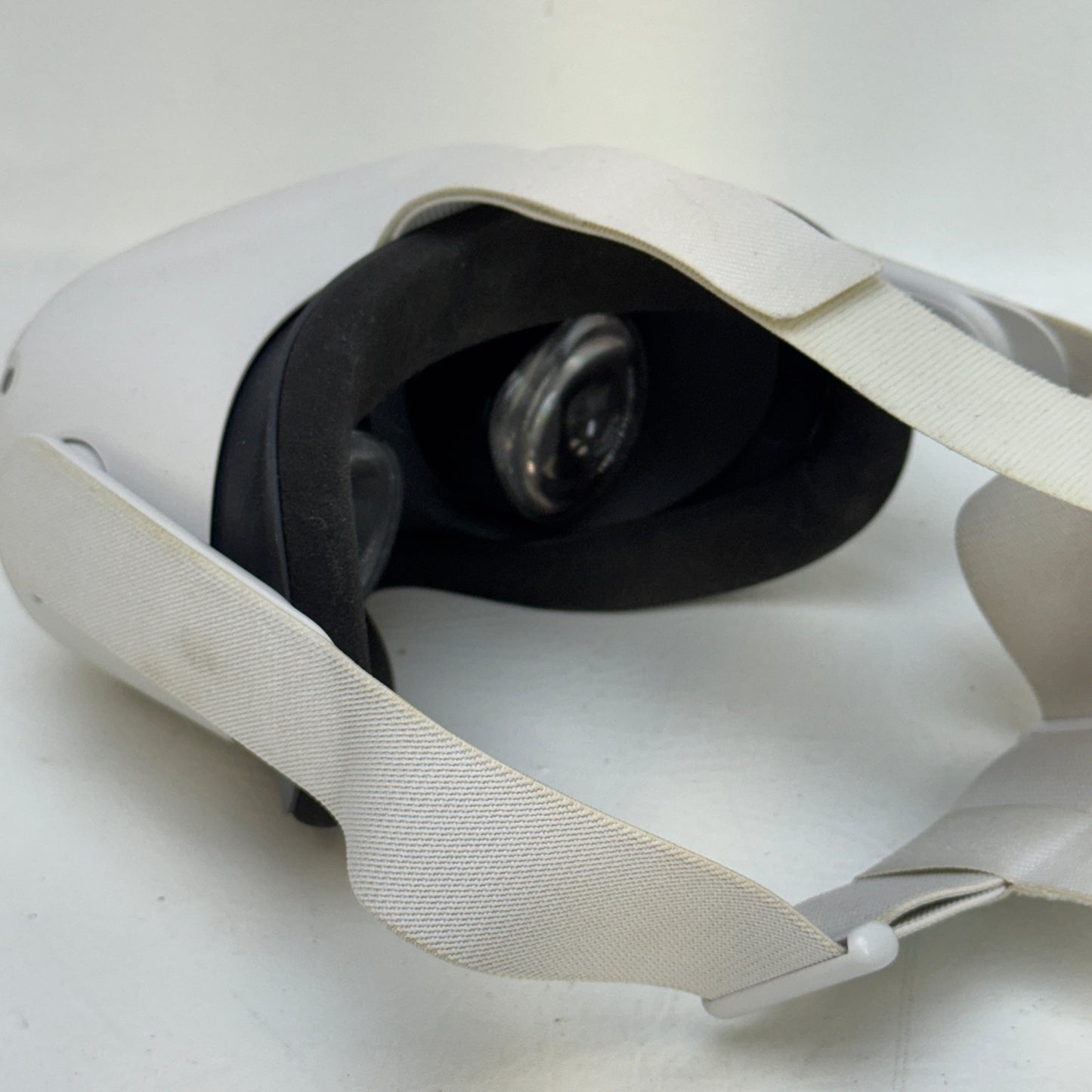 Oculus Quest 2 64GB Standalone All-in-One VR Headset KW49CM