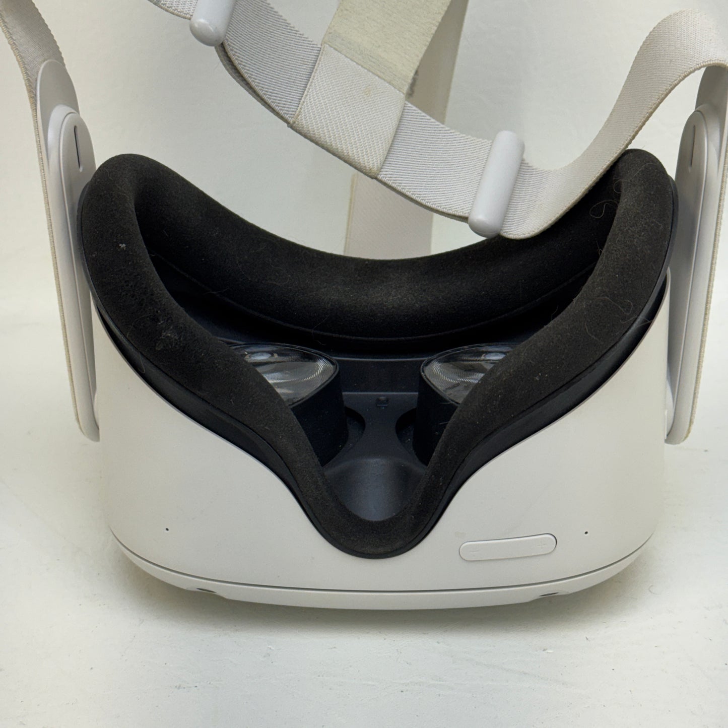 Oculus Quest 2 64GB Standalone All-in-One VR Headset KW49CM