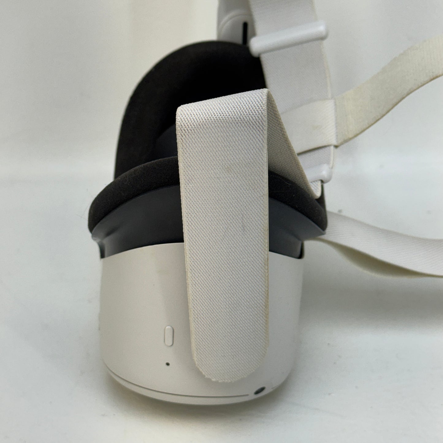 Oculus Quest 2 64GB Standalone All-in-One VR Headset KW49CM