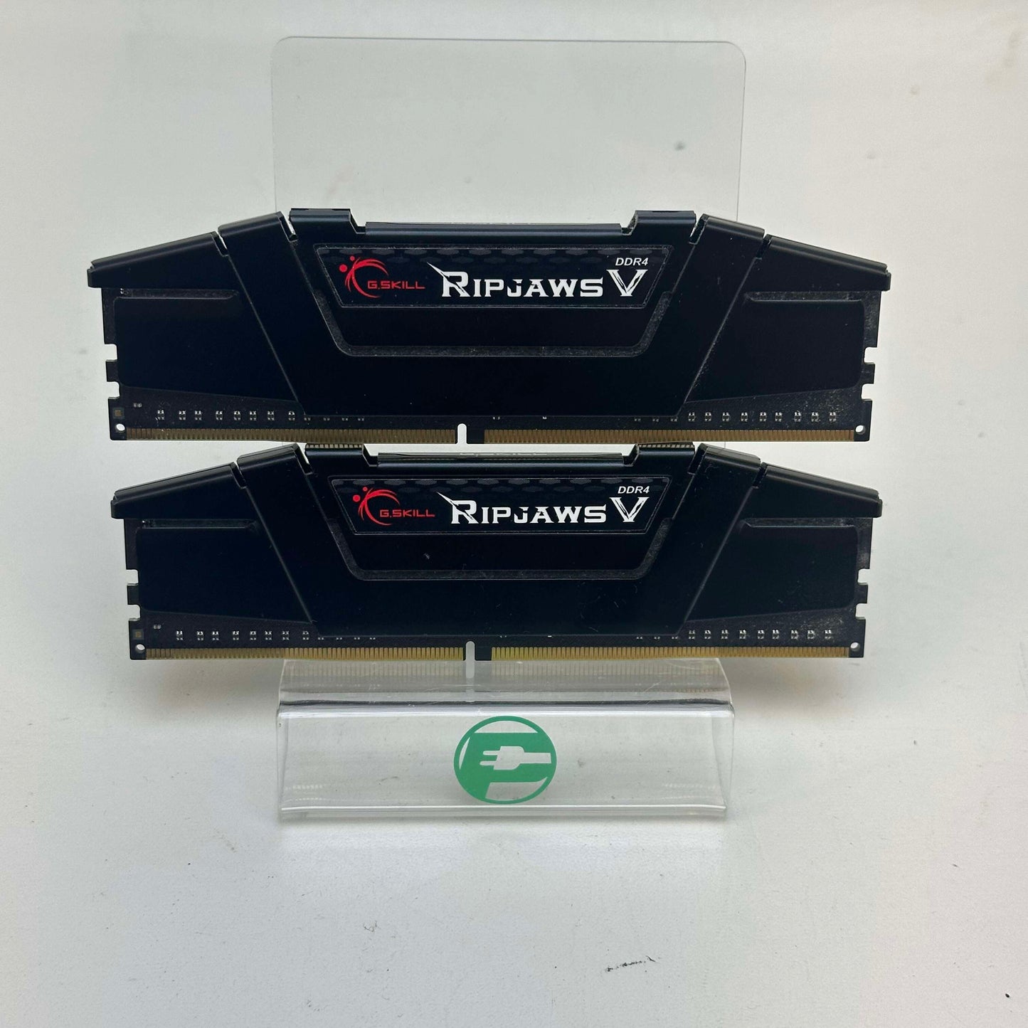 G.Skill Ripjaws V 16GB (2x8GB) RAM DDR4 3200MHz F4-3200C16D-GVKB