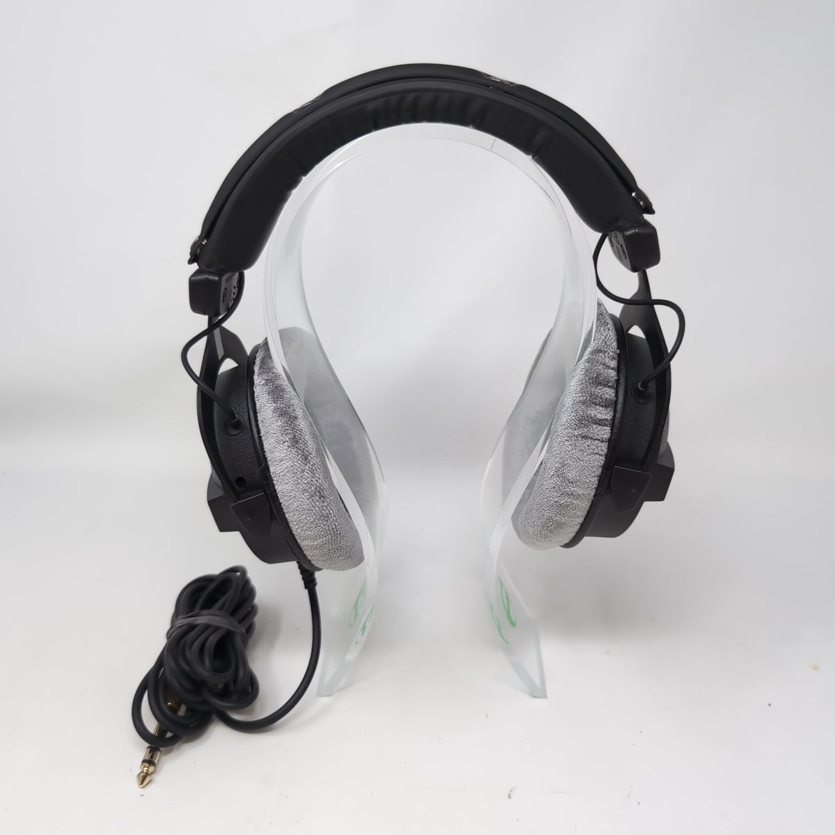 Beyerdynamic DT 770 Pro Wired Over-Ear Headphones Black 459046