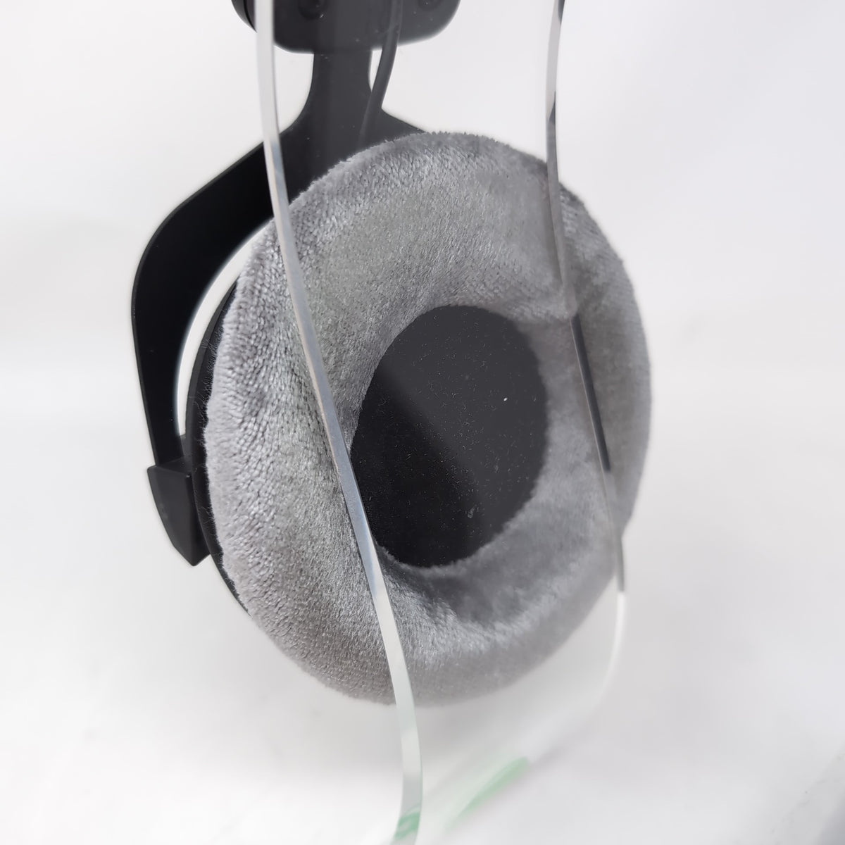 Beyerdynamic DT 770 Pro Wired Over-Ear Headphones Black 459046