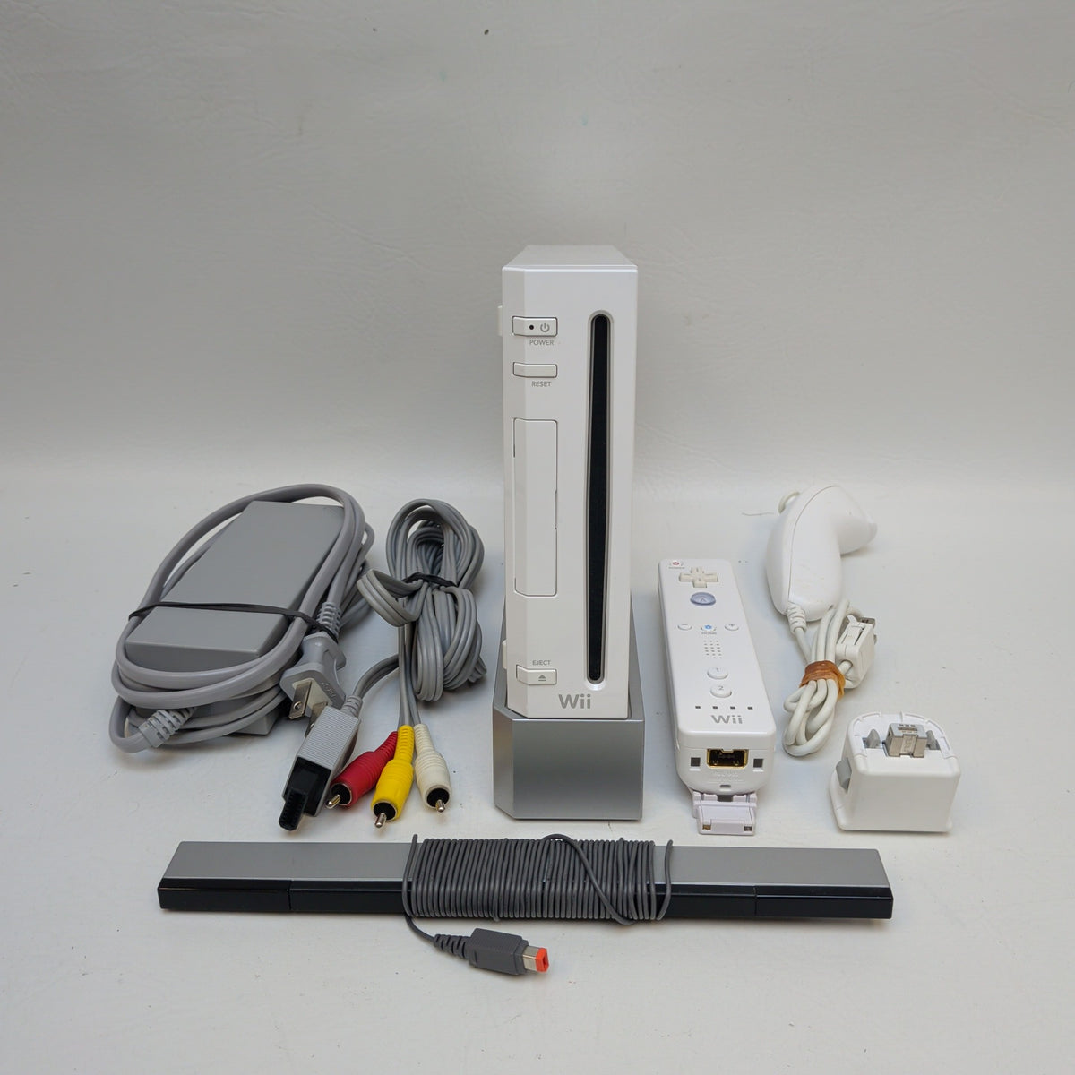 Nintendo Wii Console Gaming System RVL-001 White