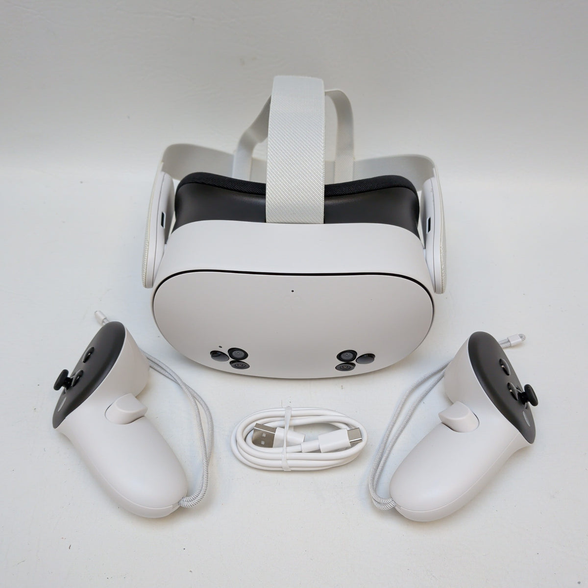 Meta Quest 3S 128GB Standalone All-in-One VR Headset P97