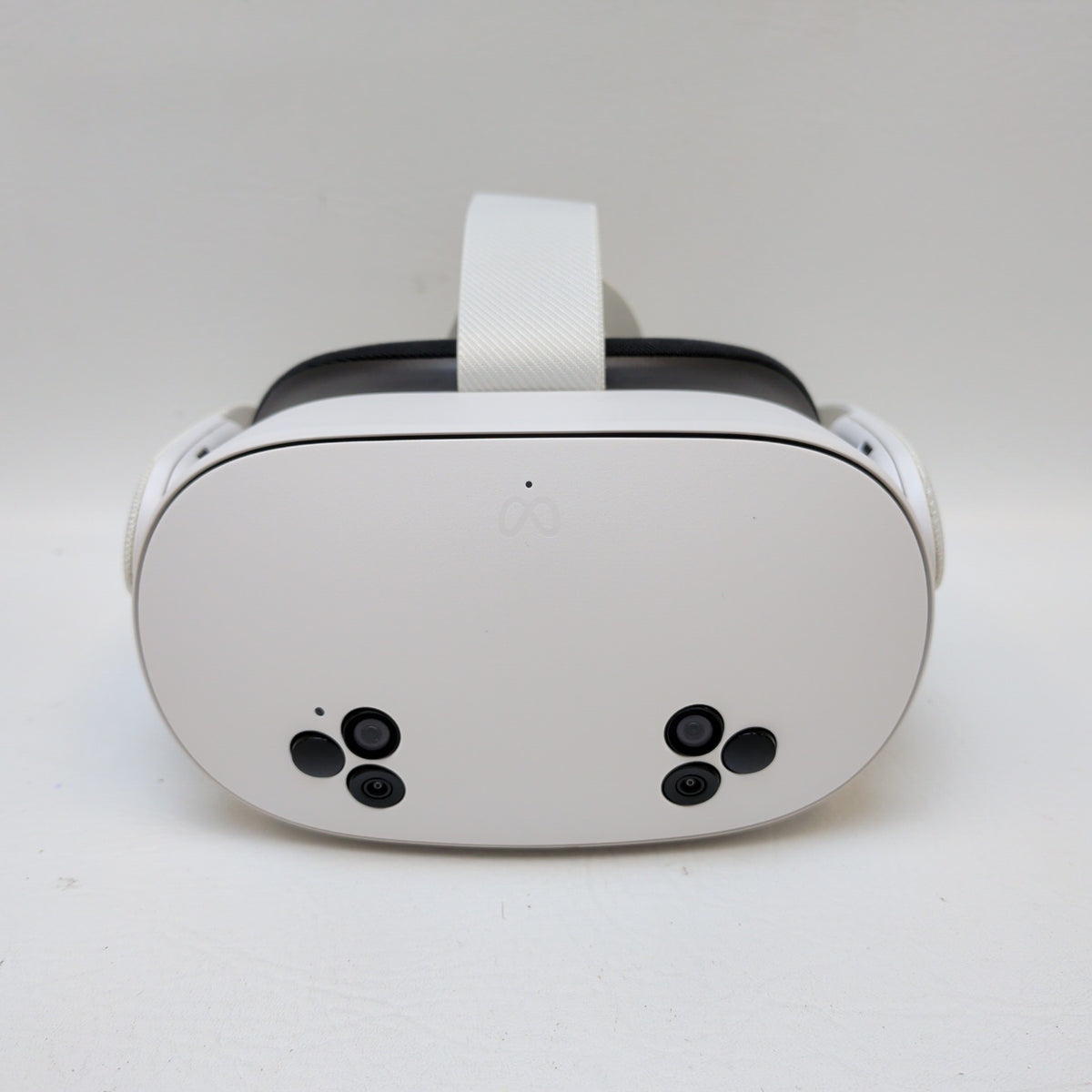 Meta Quest 3S 128GB Standalone All-in-One VR Headset P97