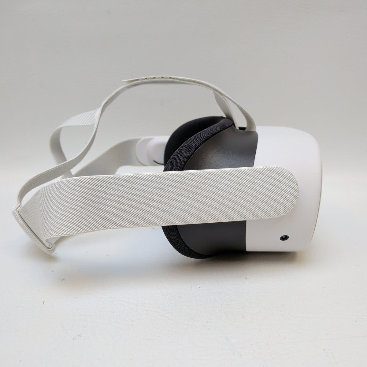 Meta Quest 3S 128GB Standalone All-in-One VR Headset P97