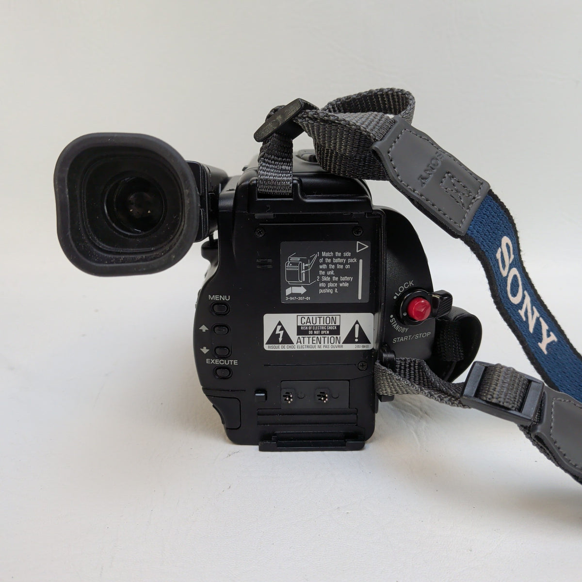 Sony Handycam Video 8 Camcorder CCD-FX630
