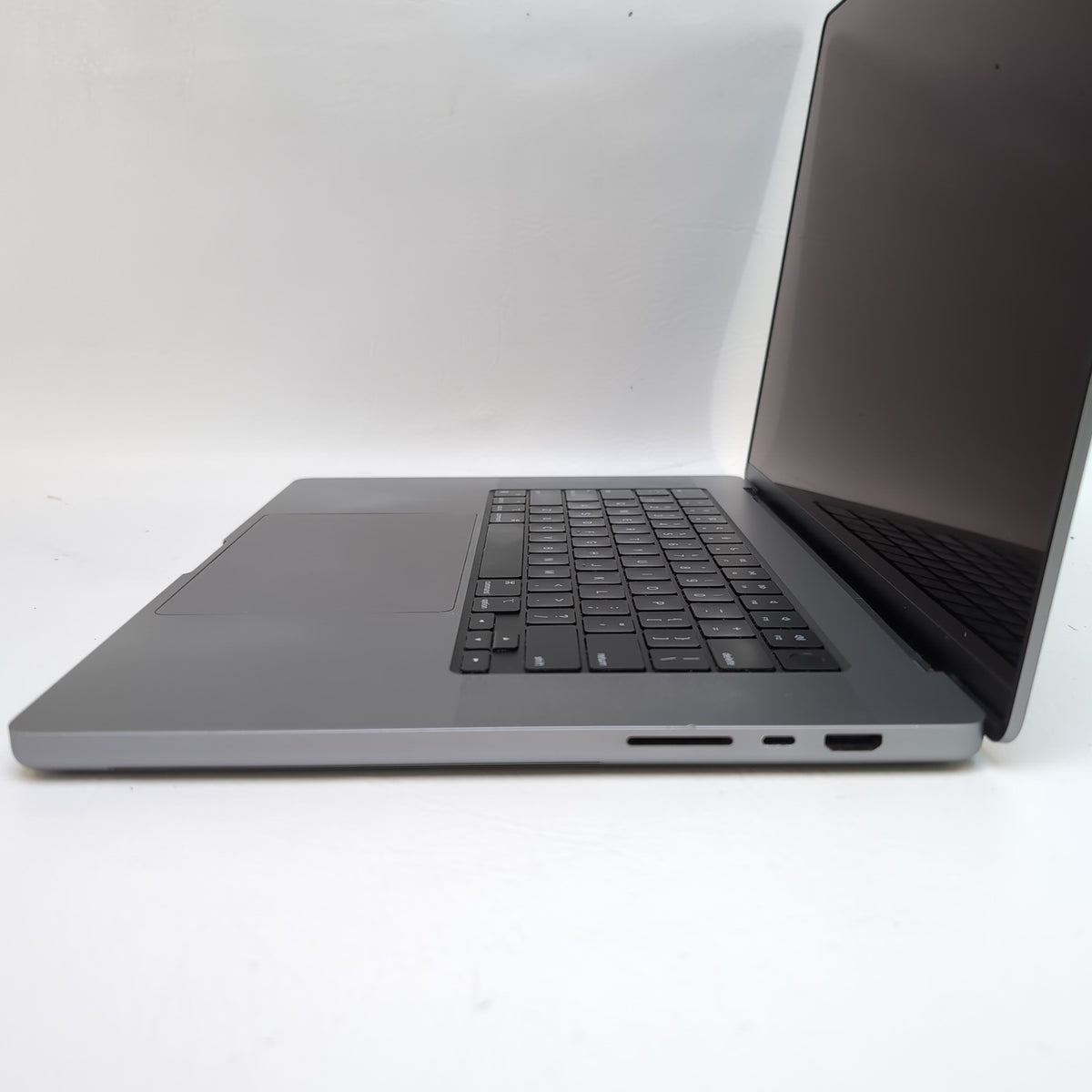 2021 Apple MacBook Pro 16" M1 Max 32C GPU 3.2GHz 32GB RAM 2TB SSD A2485