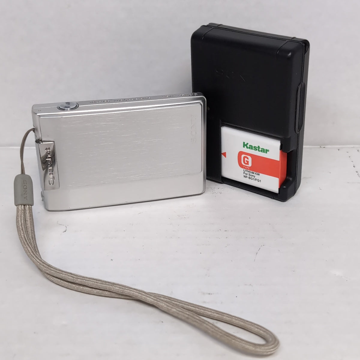 Sony Cyber-Shot DSC-T100 8.1MP Compact Digital Camera read