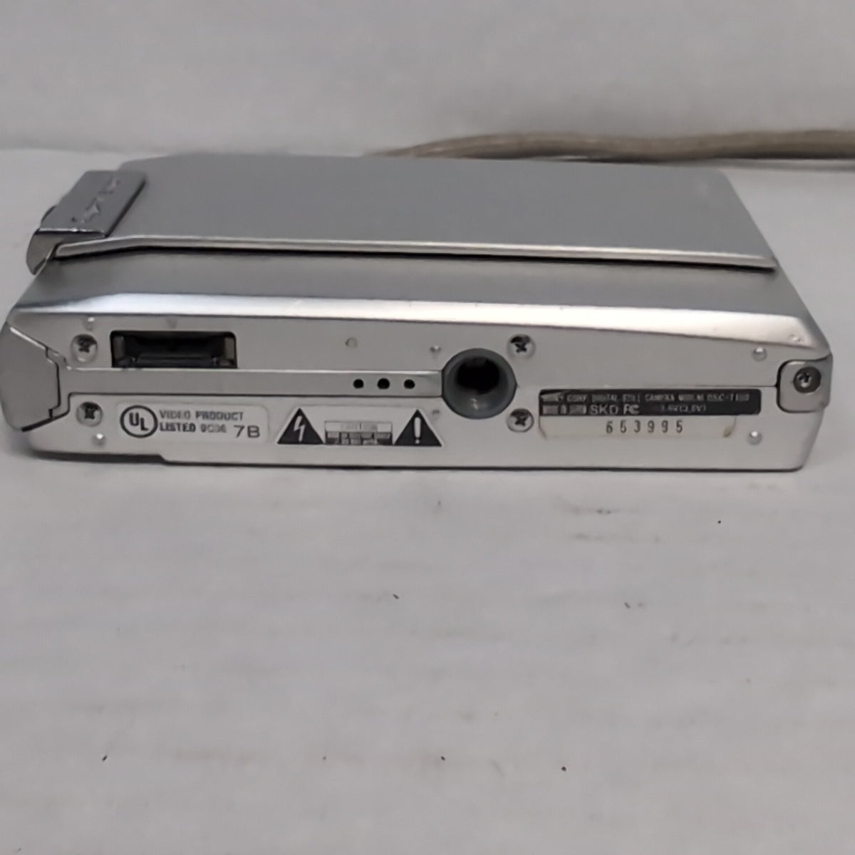 Sony Cyber-Shot DSC-T100 8.1MP Compact Digital Camera read