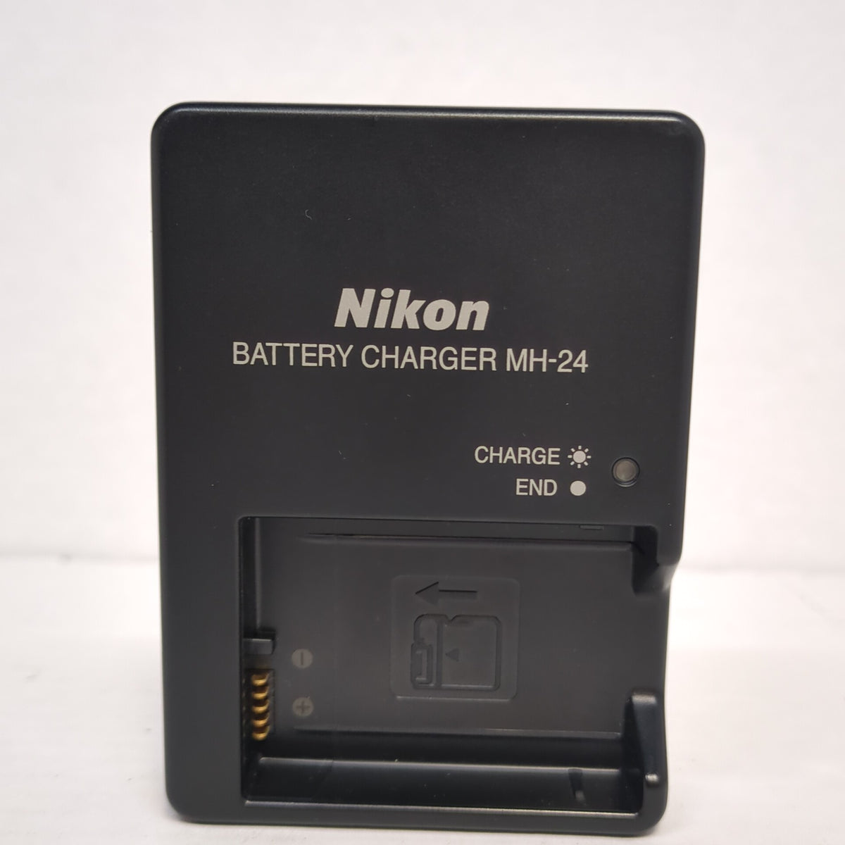 Nikon D5100 16.2MP Digital SLR DSLR Camera w/ 18-55mm VR Lens