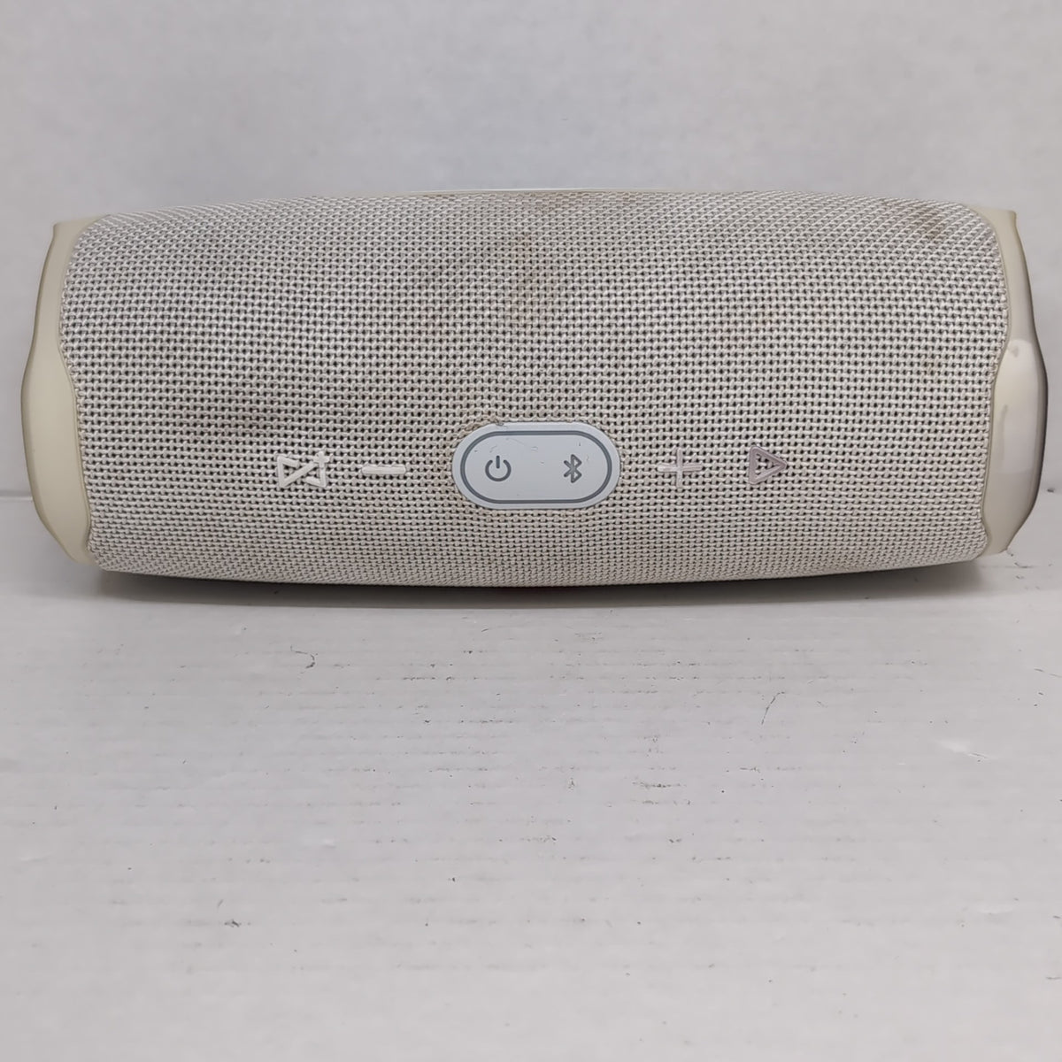 JBL Charge 4 Portable Speaker White JBLCHARGE4WHTAM
