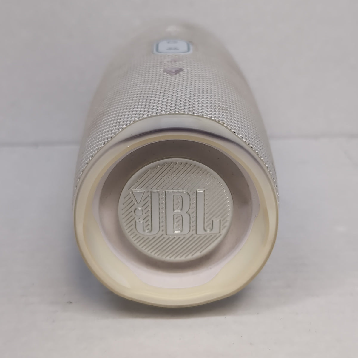 JBL Charge 4 Portable Speaker White JBLCHARGE4WHTAM