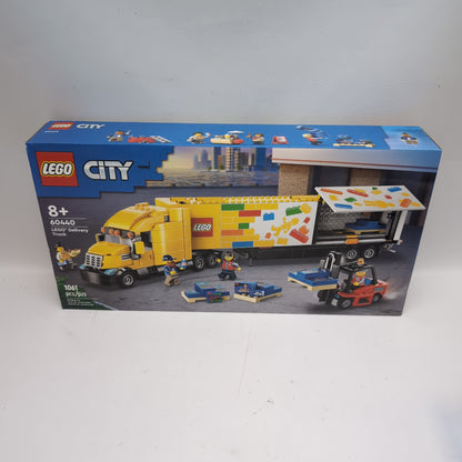 New LEGO Delivery Truck 60440 City Great Vehicles 1061pcs