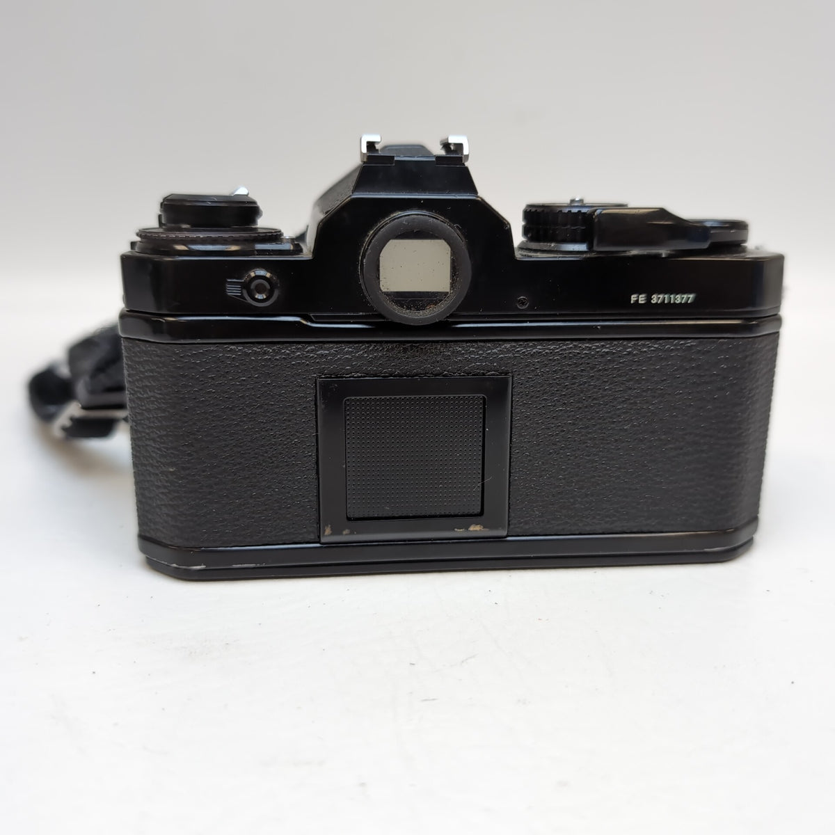 Nikon FE 35mm Film Camera Black w/ Nikkor 50mm f/1.8 Lens 