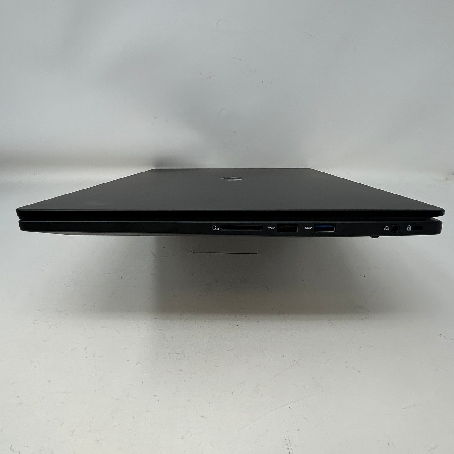 Nimo N175 17.3" Ryzen 9 8945HS 4.0GHz 16GB RAM 1TB SSD