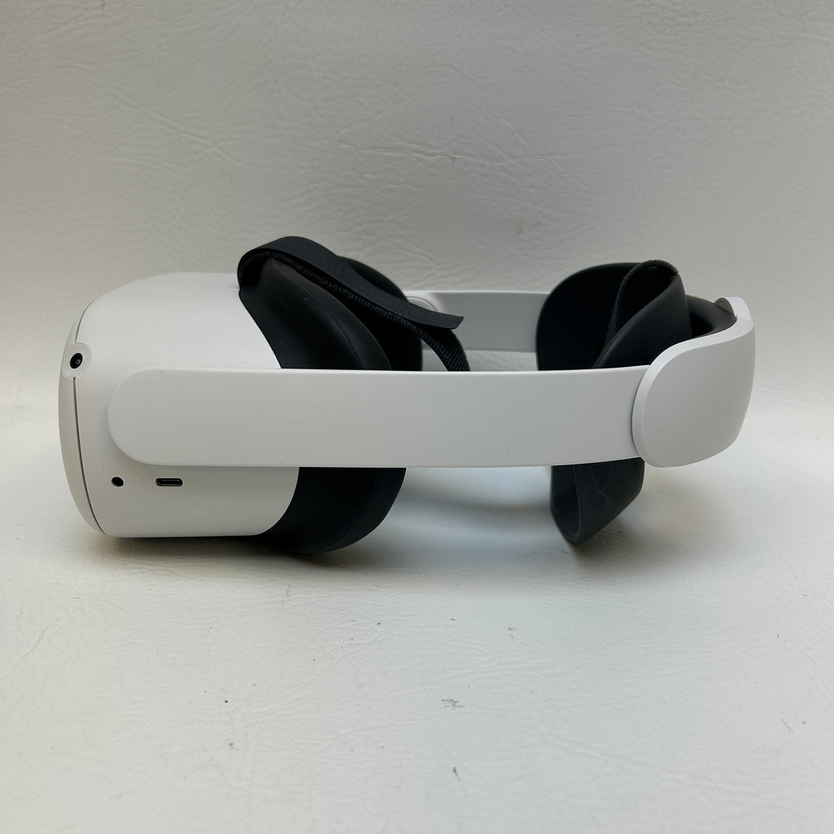 Oculus Quest 2 64GB Standalone All-in-One VR Headset KW49CM