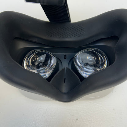 Oculus Quest 2 64GB Standalone All-in-One VR Headset KW49CM