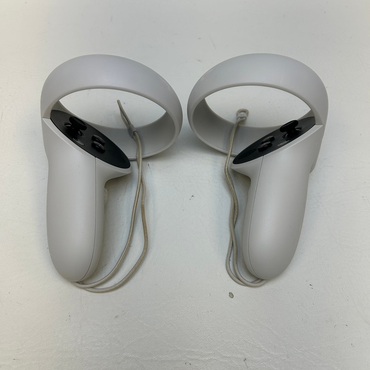 Oculus Quest 2 64GB Standalone All-in-One VR Headset KW49CM