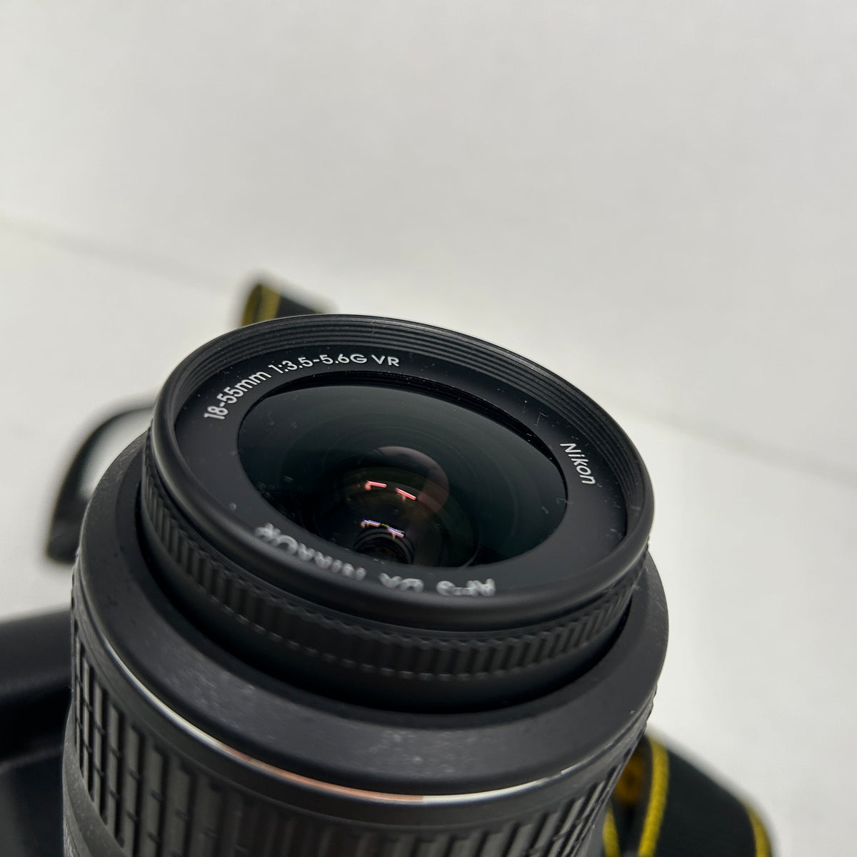 Nikon D5000 12.3MP Digital SLR DSLR Camera