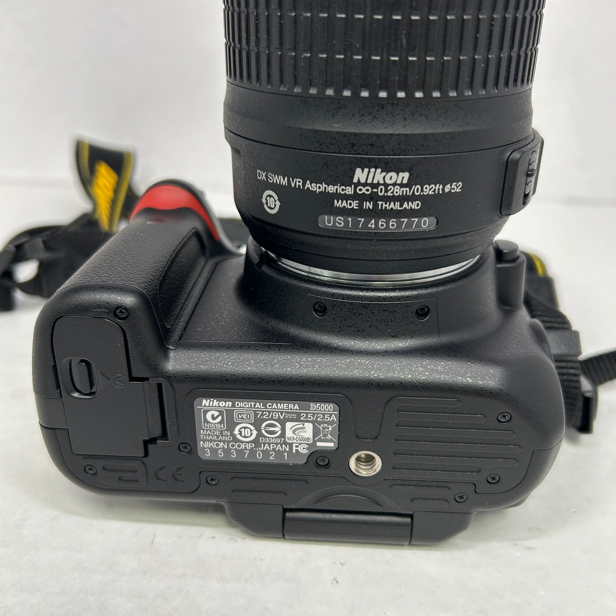 Nikon D5000 12.3MP Digital SLR DSLR Camera