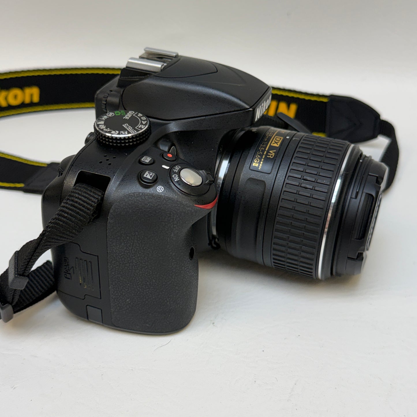 Nikon D3300 24.2MP Digital SLR DSLR Camera w/ Nikon 18-55mm Lens
