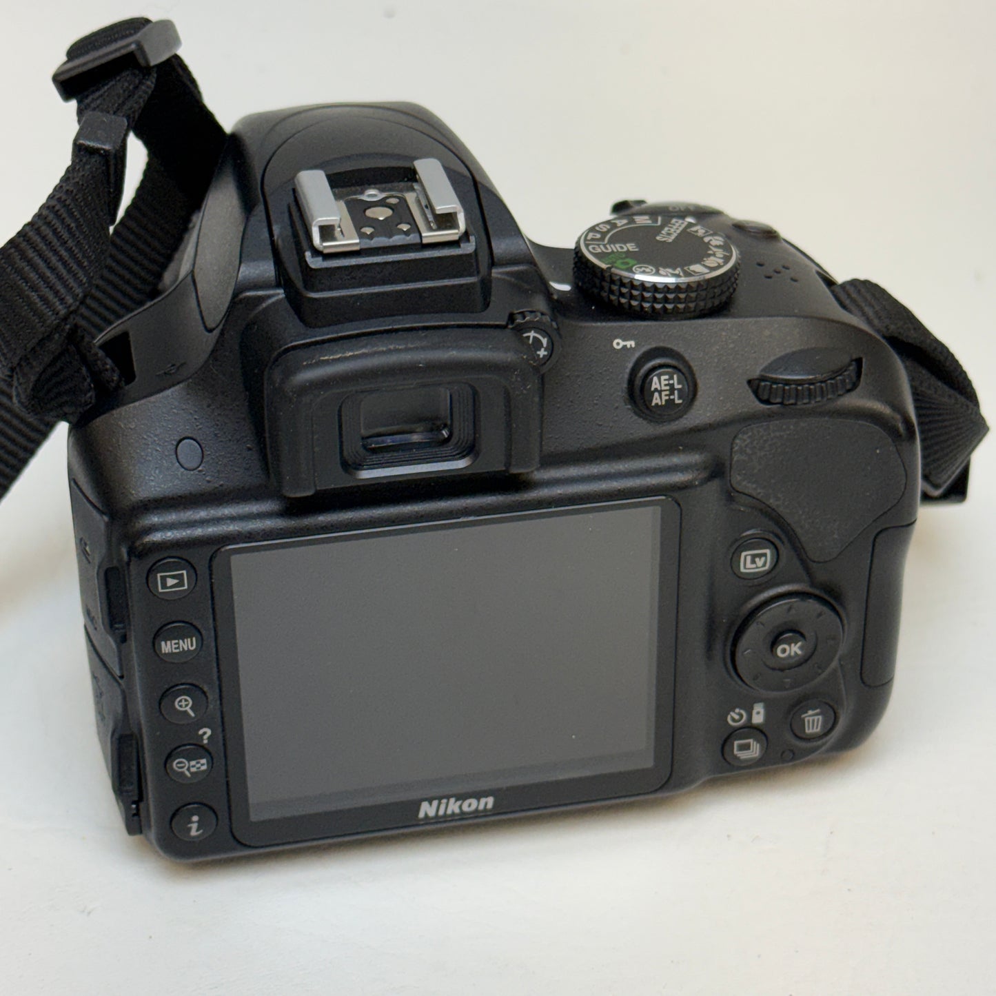 Nikon D3300 24.2MP Digital SLR DSLR Camera w/ Nikon 18-55mm Lens