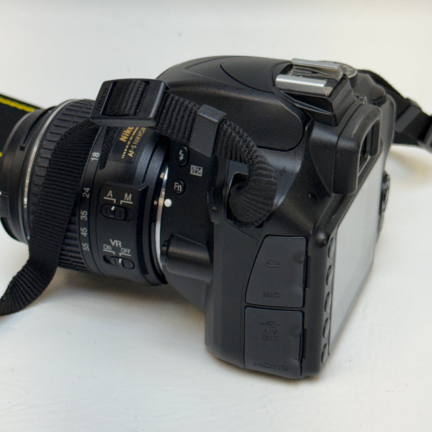 Nikon D3300 24.2MP Digital SLR DSLR Camera w/ Nikon 18-55mm Lens