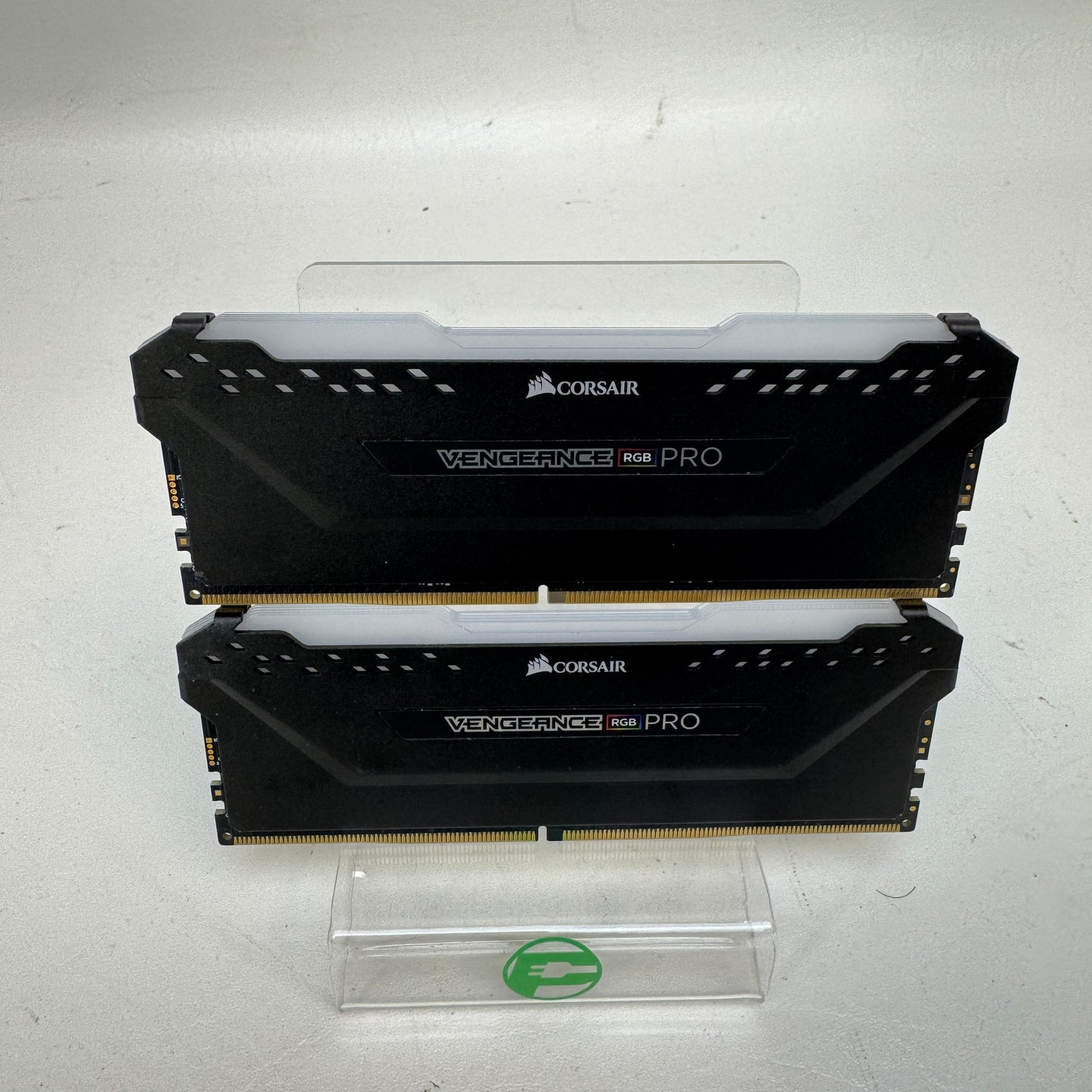 Corsair Vengeance RGB Pro 16GB (2x8GB) RAM DDR4 3200MHz CMW16GX4M2E3200C16