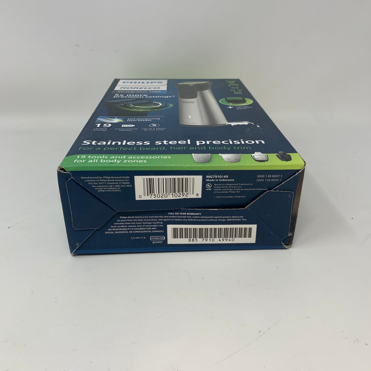 Philips Norelco Multigroom 7000 Rechargeable Electric Trimmer MG7910/49