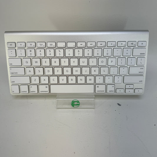Apple Wireless Keyboard A1314 Bluetooth  Silver/White