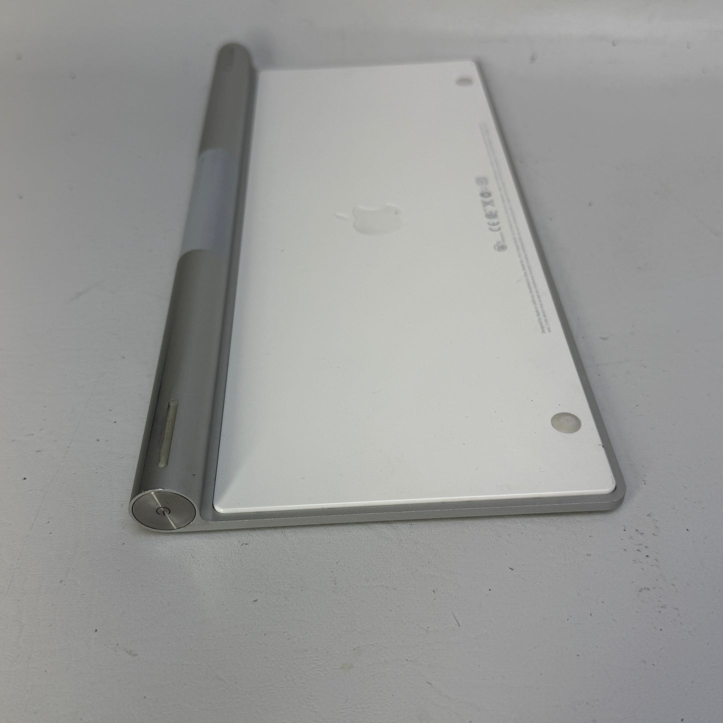 Apple Wireless Keyboard A1314 Bluetooth  Silver/White