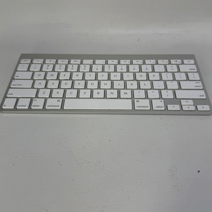 Apple Wireless Keyboard A1314 Bluetooth  Silver/White