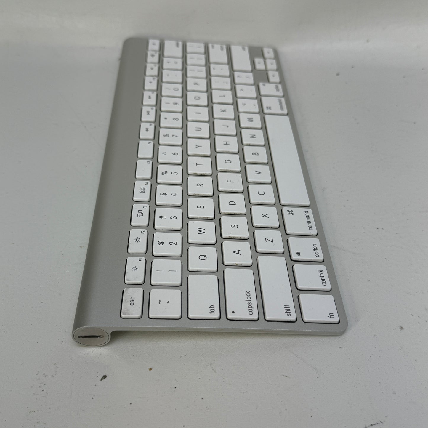 Apple Wireless Keyboard A1314 Bluetooth  Silver/White