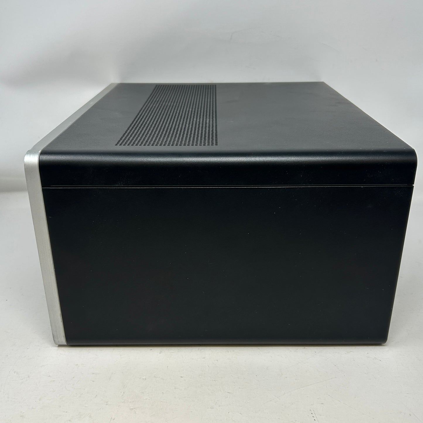 HP Pavilion Desktop 590-p0103wb TLJA8M0 Ryzen 3 3200G 3.50GHz 8GB RAM 1TB HDD