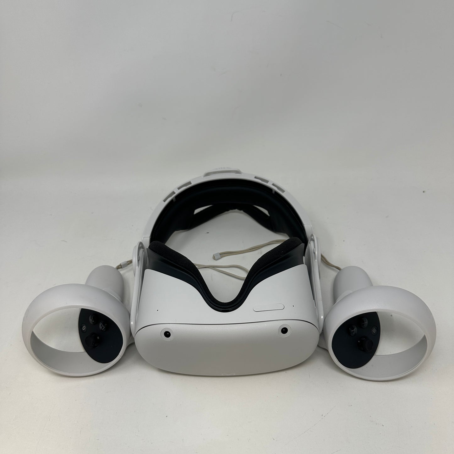 Meta Quest 2 128GB Standalone All-in-One VR Headset KW49CM