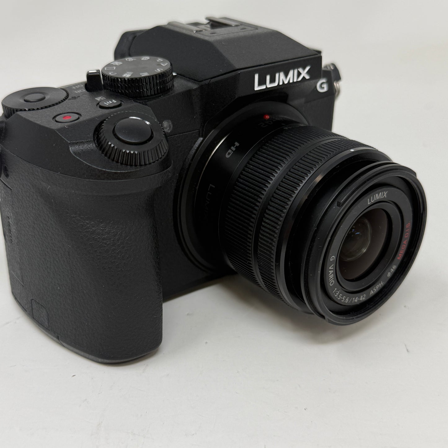Panasonic Lumix DMC-G7 4K Mirrorless Camera w/14-42mm Lens,Charger & Hood Black