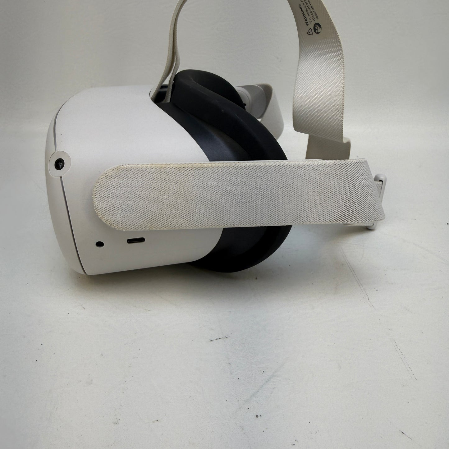 Oculus Quest 2 64GB Standalone All-in-One VR Headset KW49CM