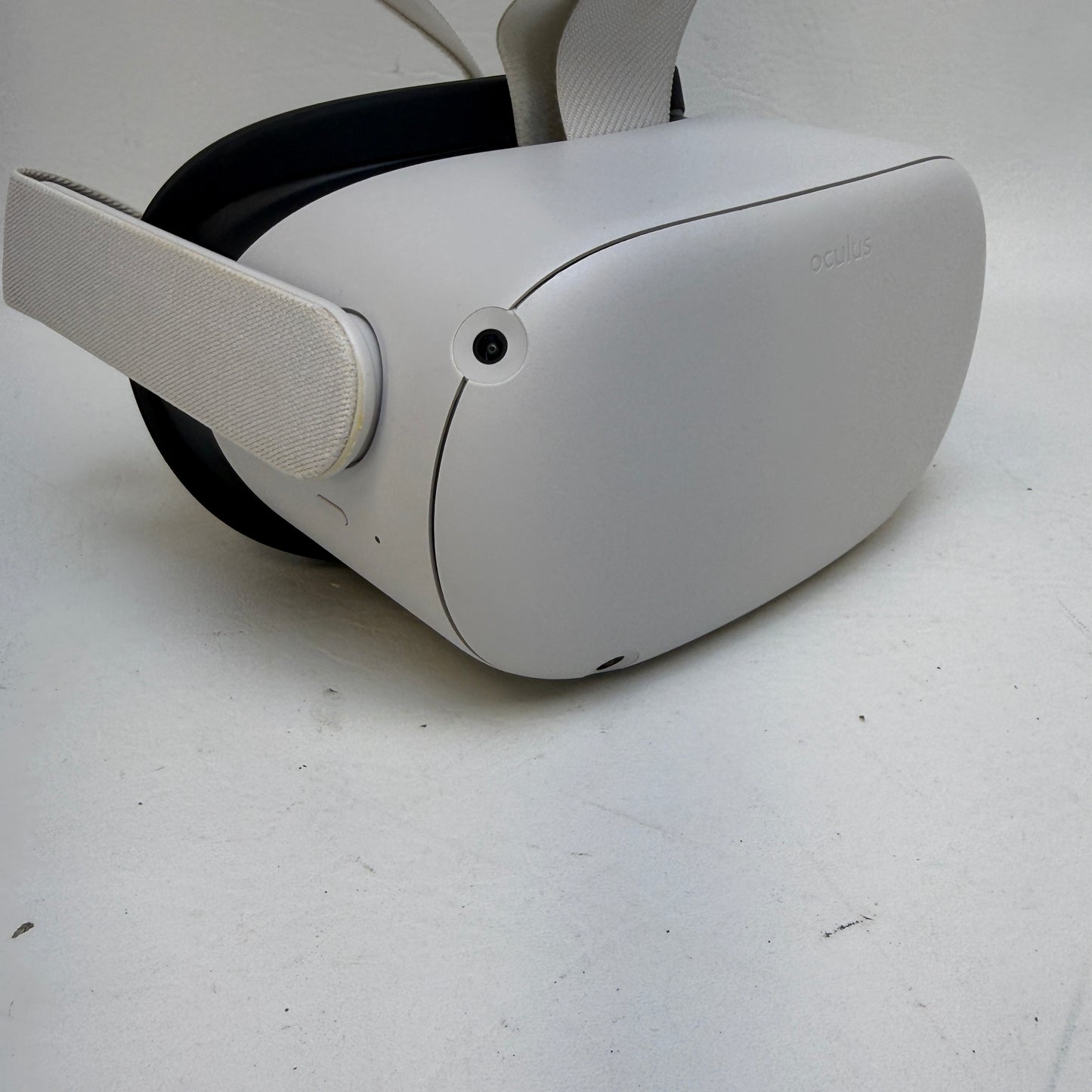 Oculus Quest 2 64GB Standalone All-in-One VR Headset KW49CM