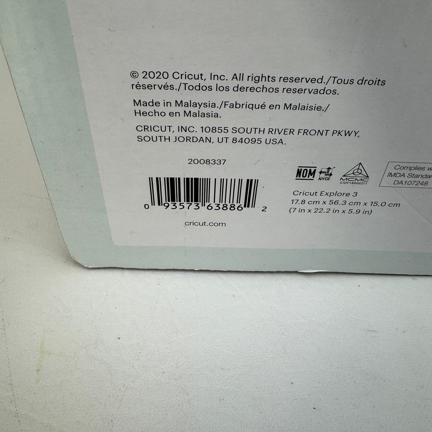 New Cricut Explore 3 Smart Cutting Machine Vinyl Iron-On Cardstock Maker 2008337