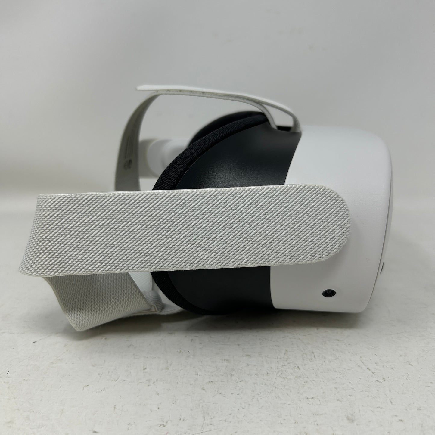 Meta Quest 3S 128GB Standalone All-in-One VR Headset P97