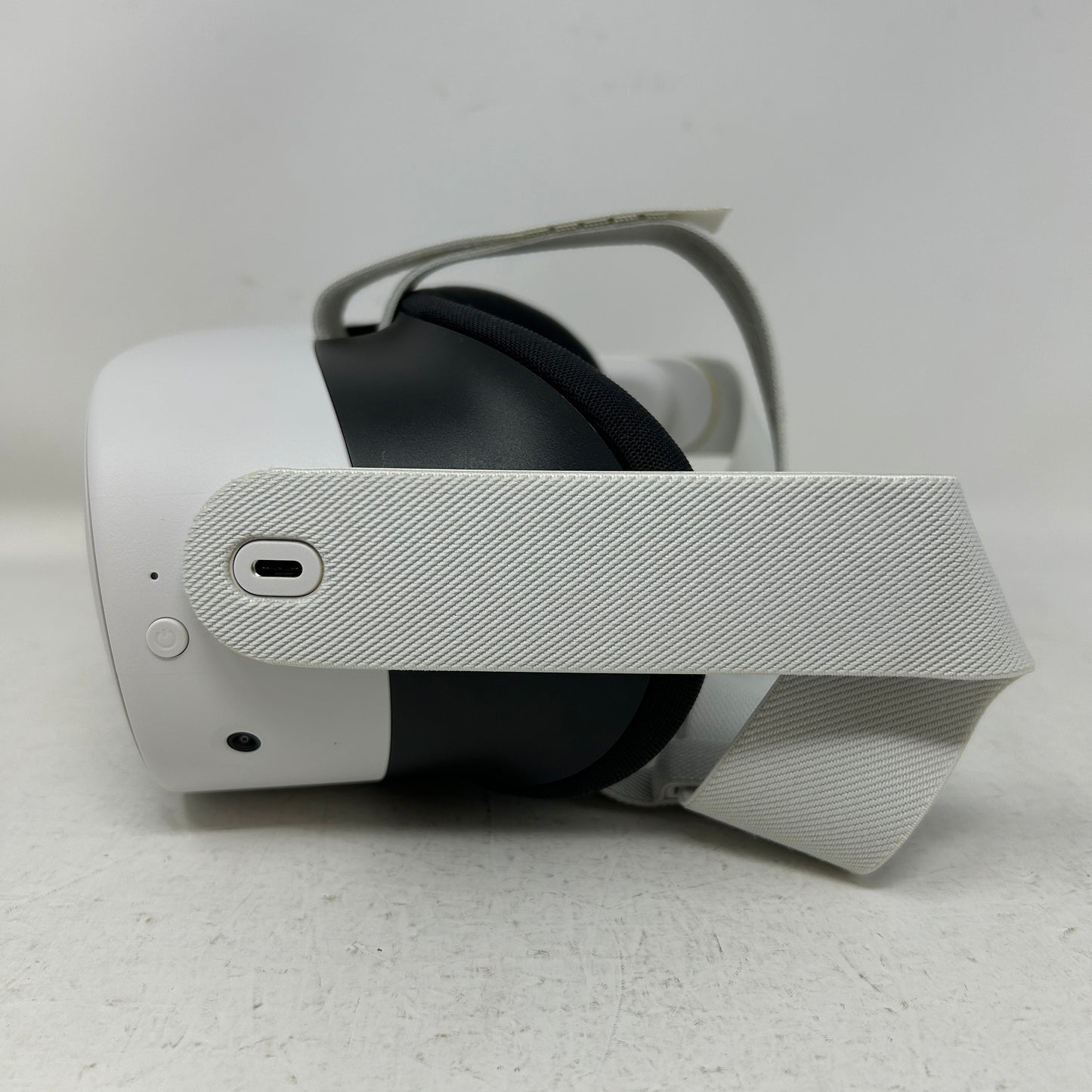 Meta Quest 3S 128GB Standalone All-in-One VR Headset P97