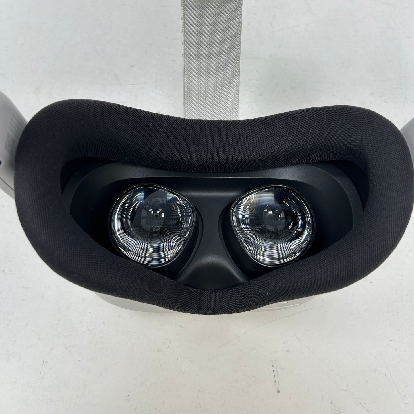 Meta Quest 3S 128GB Standalone All-in-One VR Headset P97