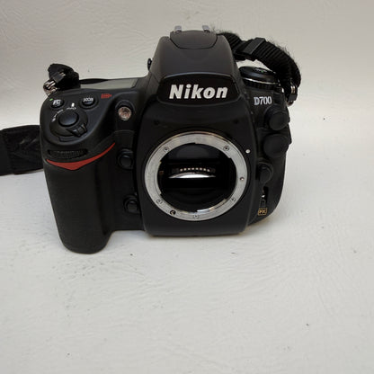 Nikon D700 12.1MP Digital SLR DSLR Camera Body