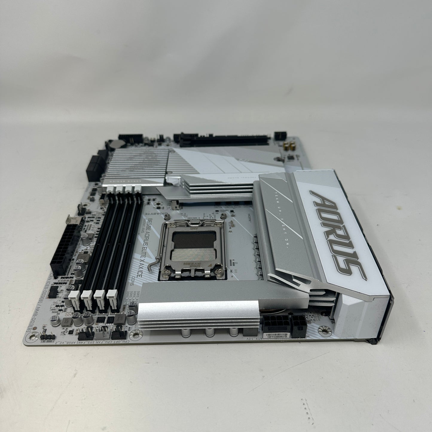  GIGABYTE B650E AORUS Elite X AX ICE AM5 ATX White Motherboard DDR5