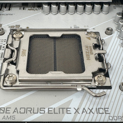  GIGABYTE B650E AORUS Elite X AX ICE AM5 ATX White Motherboard DDR5