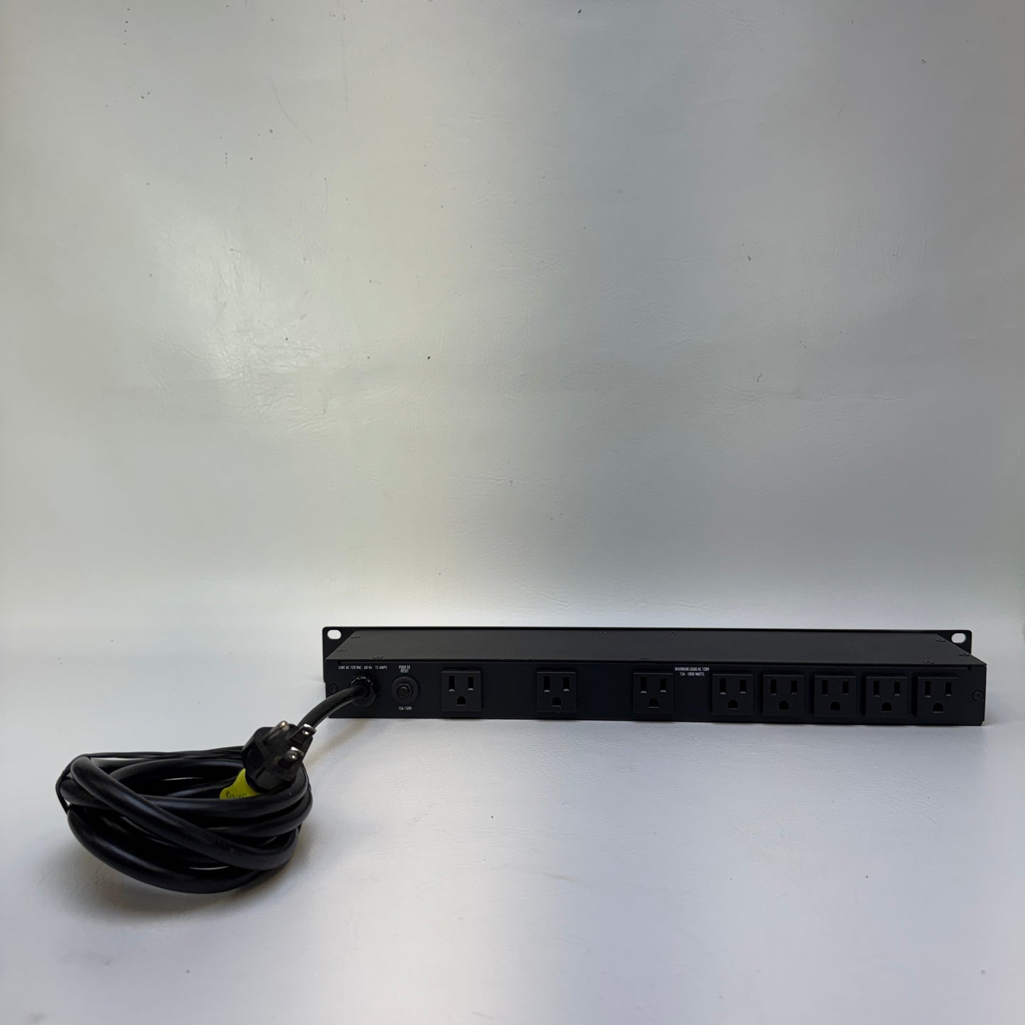 Furman M-8x2 15A Power Conditioner Rackmountable 9 Outle