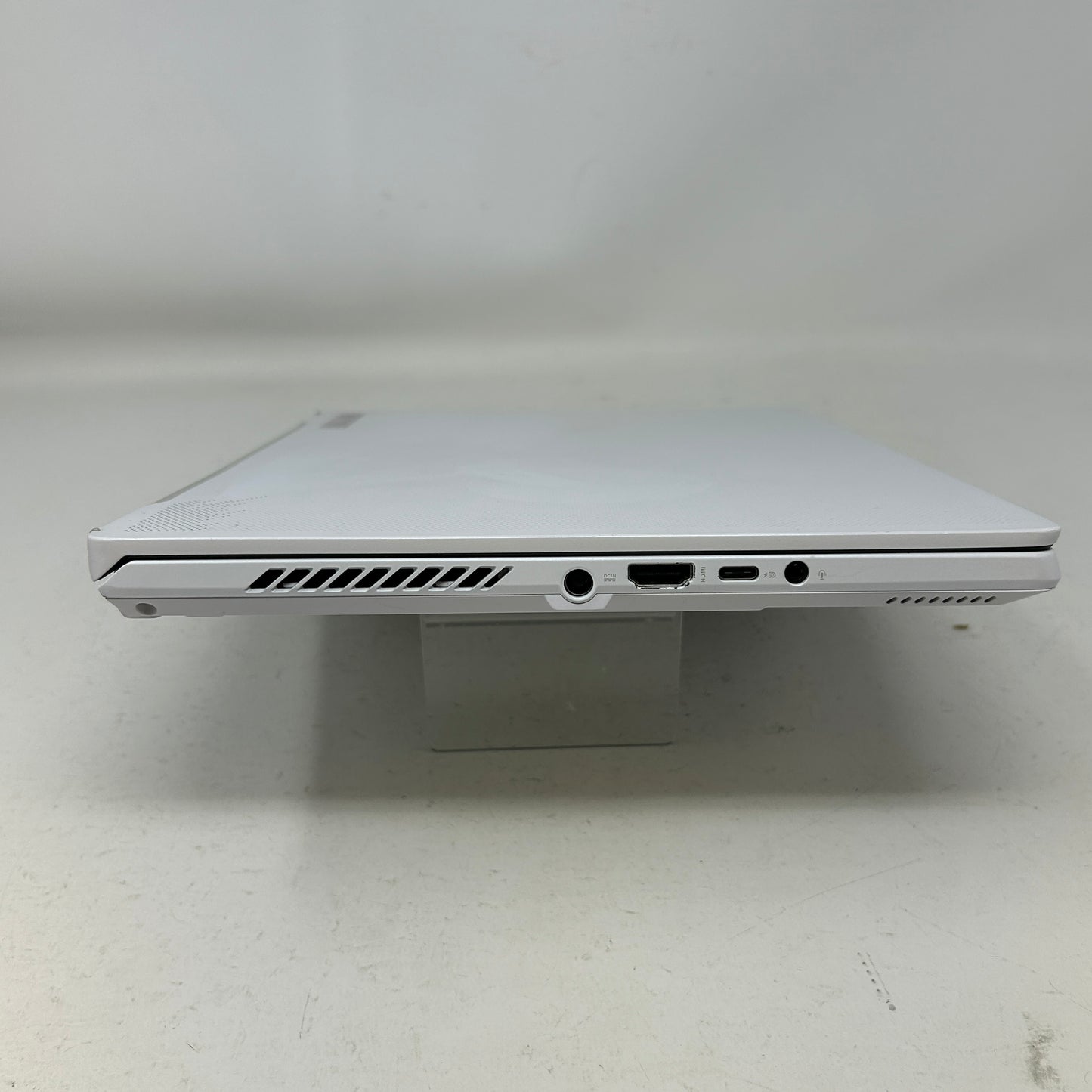 Asus ROG Zephyrus G14 GA402X 14" Ryzen 9 7940HS 4.0GHz 16GB RAM 512GB SSD 