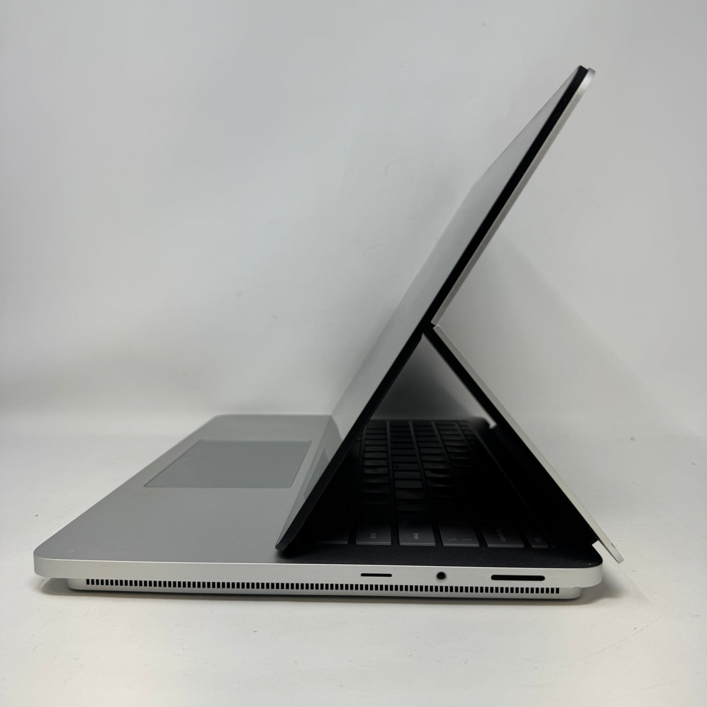 Microsoft Surface Laptop Studio 2 2029 14.4" i7-13800H 2.9GHz 64GB RAM 2TB SSD GeForce RTX 4060